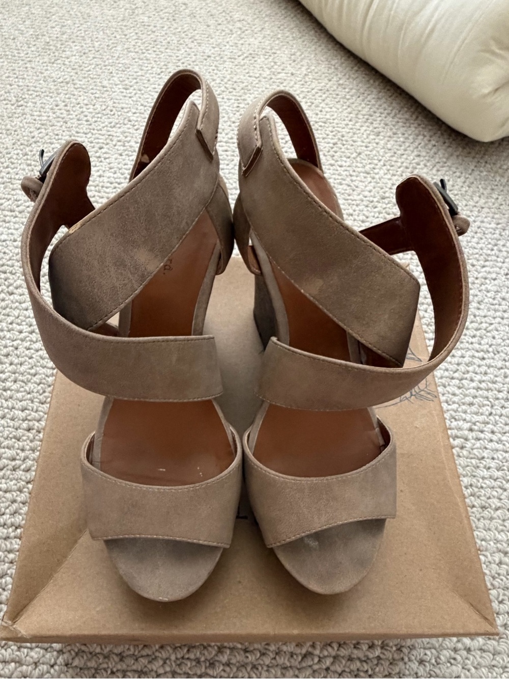 Indigo rd. - Women's Taupe Suede Strappy Platform Sandals (7)